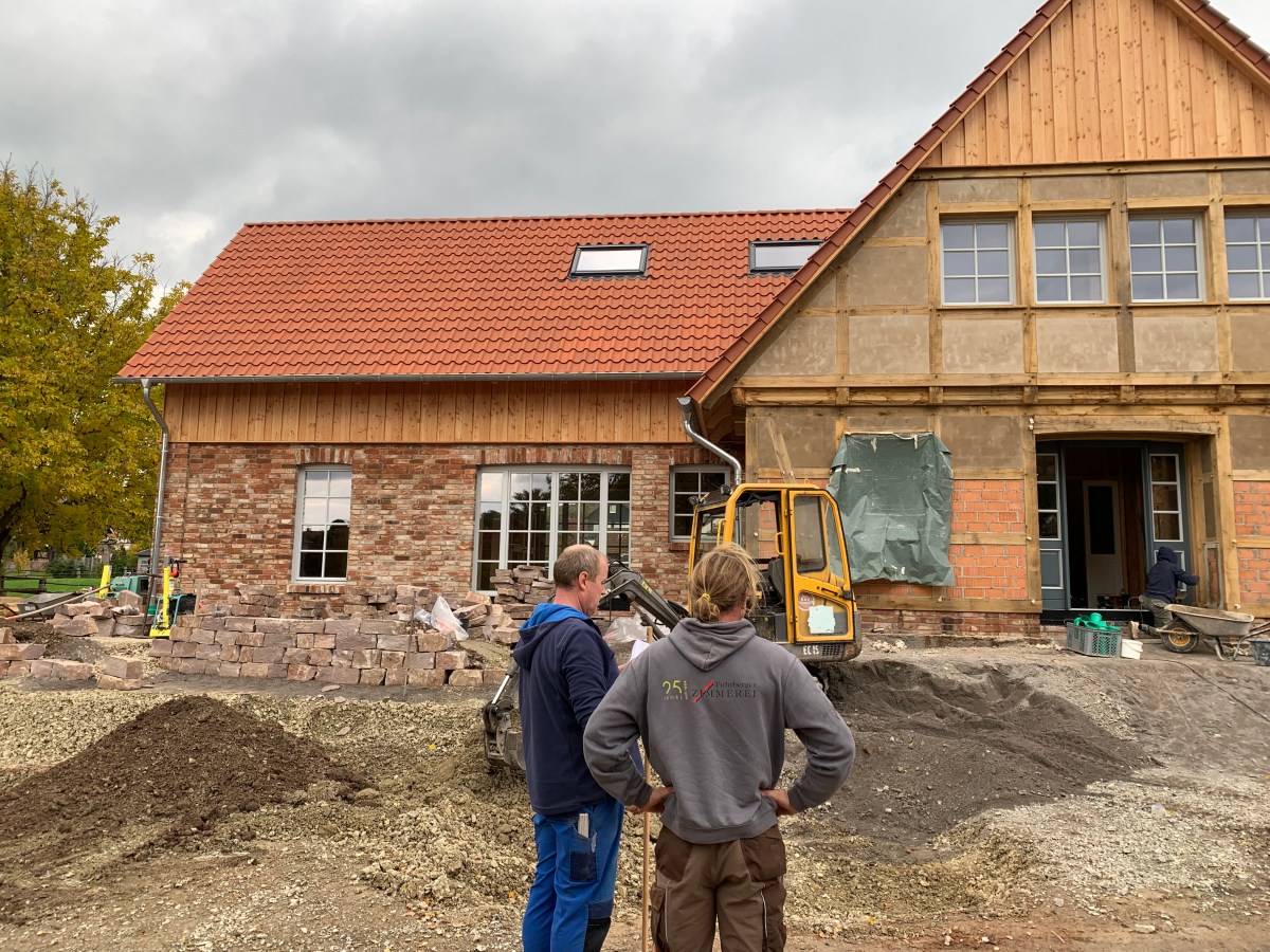 Woche 14: Erdbau und GaLa-Bau rund ums Fuhrberger&nbsp;Fachwerkhaus